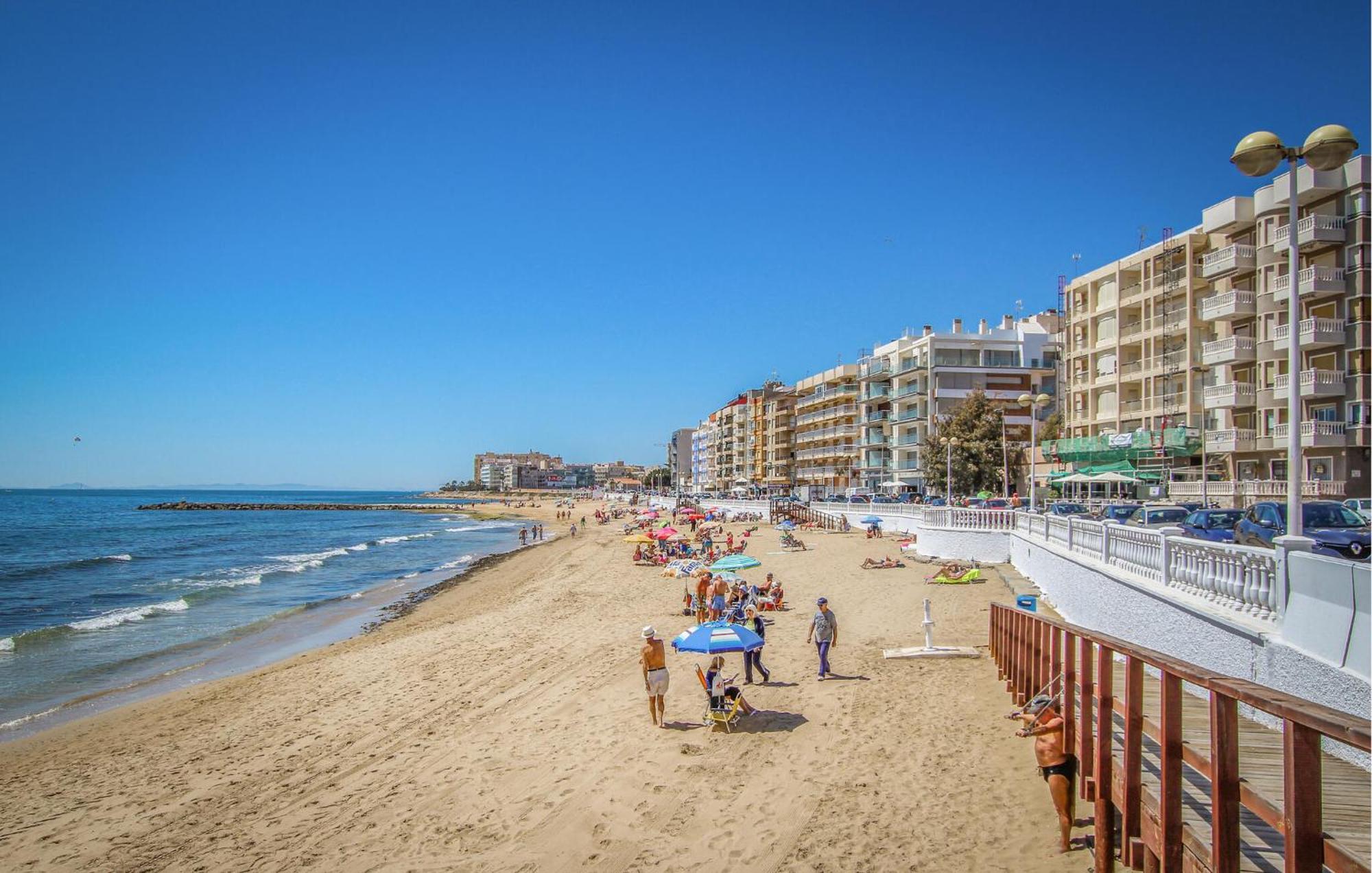 Beautiful Apartment In Torrevieja With Kitchen Zewnętrze zdjęcie